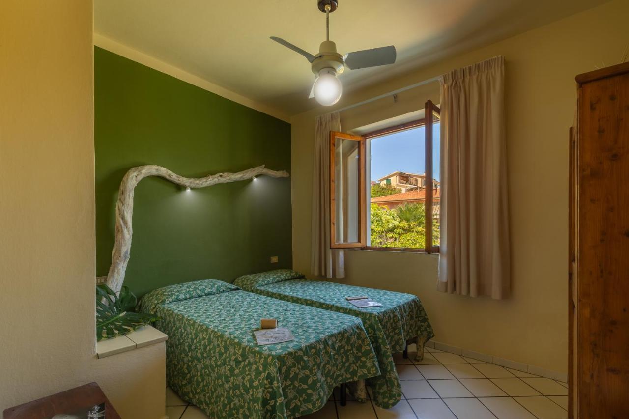 Hotel Cernia Isola Botanica Sant'Andrea (Isola d'Elba) Exterior foto