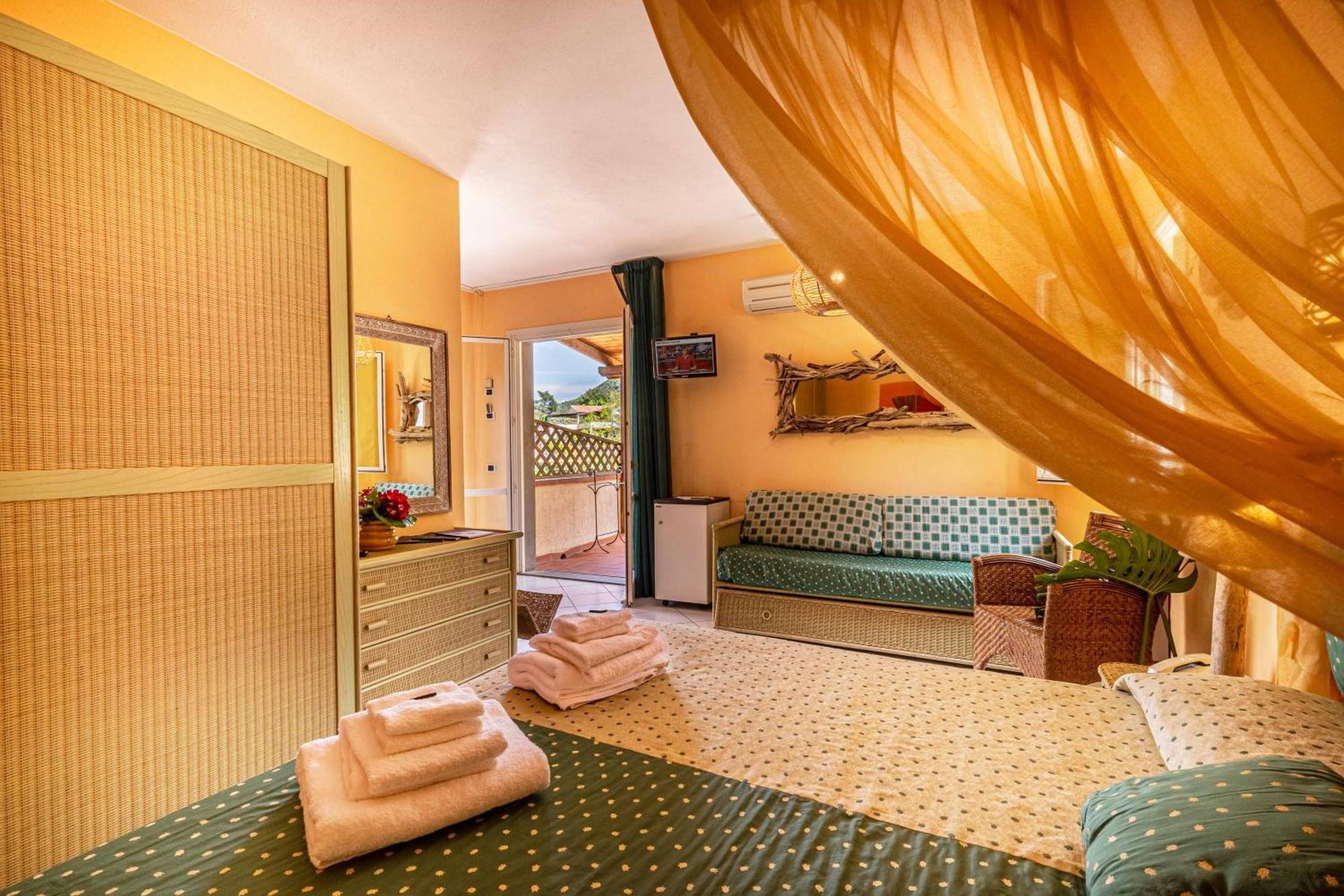 Hotel Cernia Isola Botanica Sant'Andrea (Isola d'Elba) Exterior foto