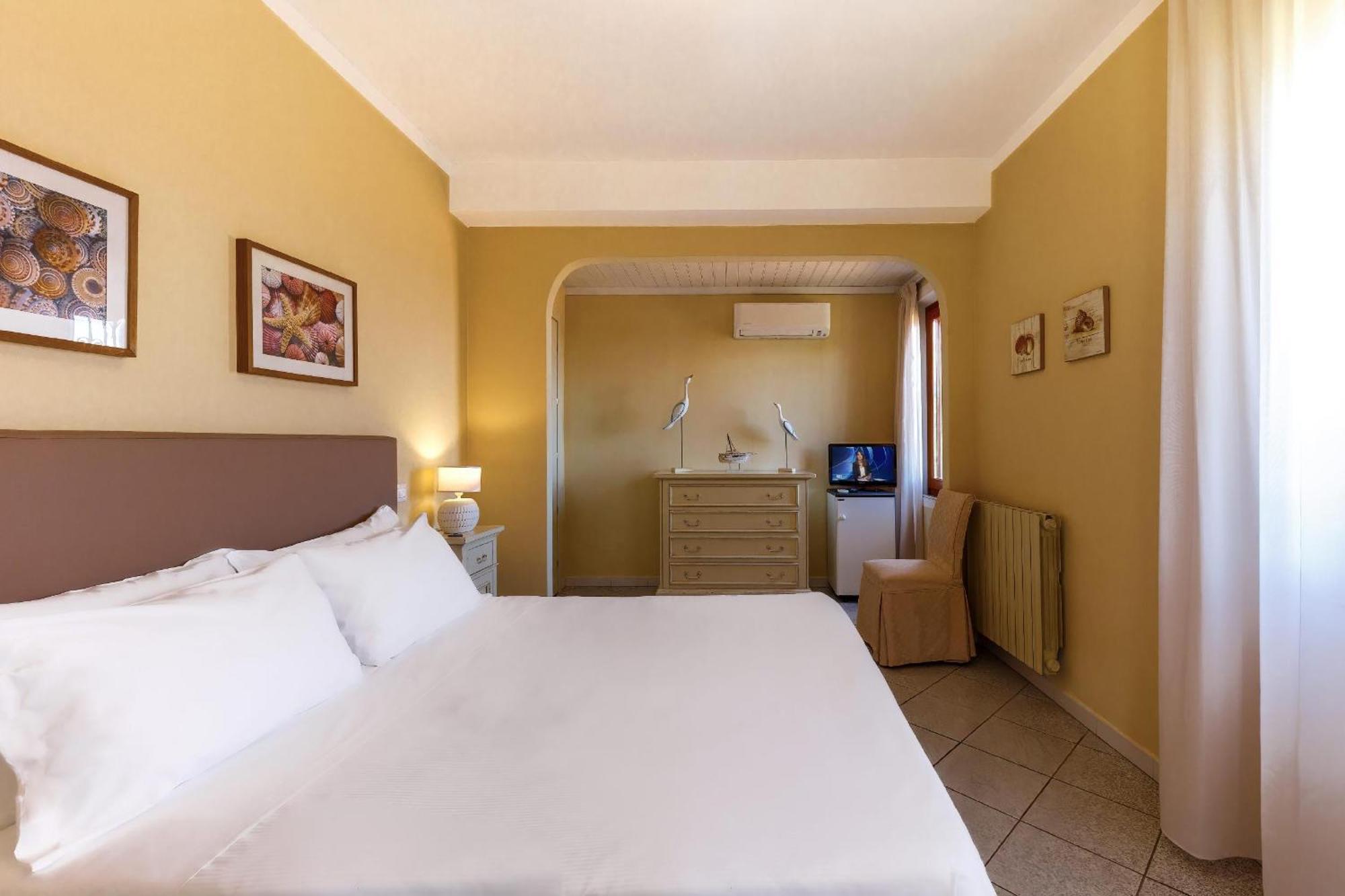Hotel Cernia Isola Botanica Sant'Andrea (Isola d'Elba) Exterior foto